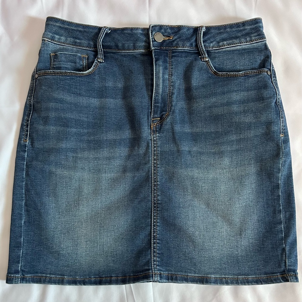 Apt. 9 Denim Short Pencil Style Skirt Size 10